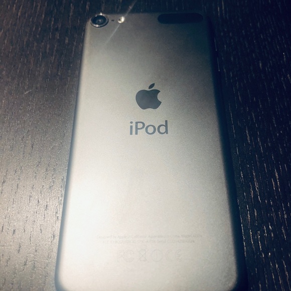iPod 6th generation 32 gb used space grey - Picture 4 of 8